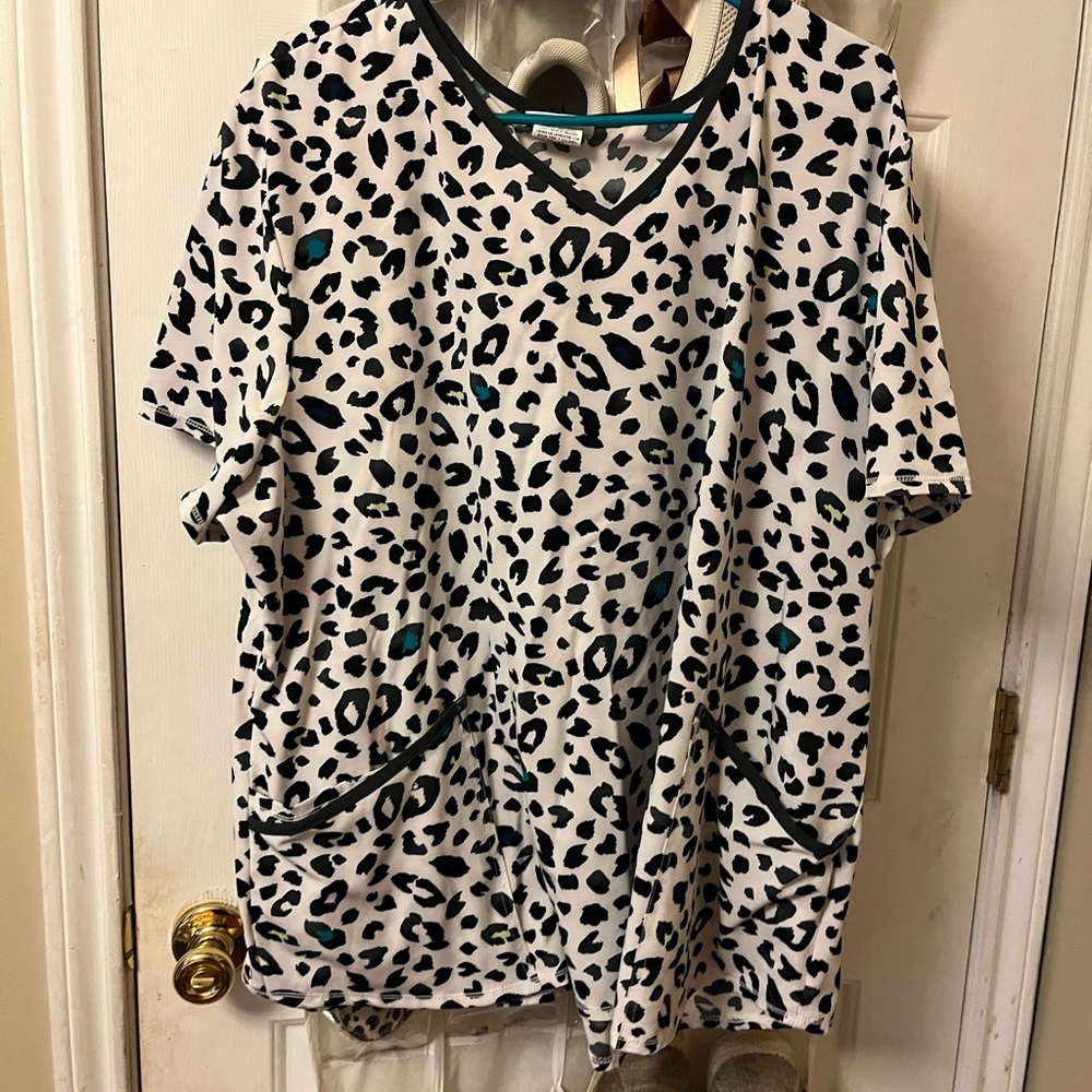 Women’s Scrub Top